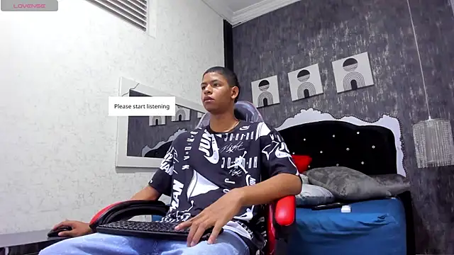 Snapshot of _erick_j chatting on March 22, 2026, 8:43 pm erick j online show from March 22, 2026, 8:43 pm