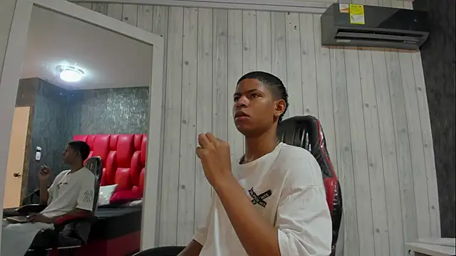 Snapshot of _erick_j chatting on March 23, 2026, 8:08 pm erick j online show from March 23, 2026, 8:08 pm