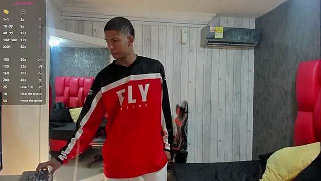 Snapshot of _erick_j chatting on January 15, 2026, 8:12 pm erick j online show from January 15, 2026, 8:12 pm