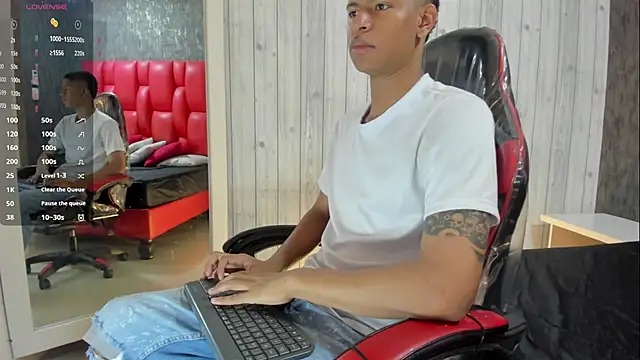 Snapshot of _erick_j chatting on April 6, 2026, 8:10 pm erick j online show from April 6, 2026, 8:10 pm