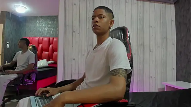 Snapshot of _erick_j chatting on March 25, 2026, 8:08 pm erick j online show from March 25, 2026, 8:08 pm