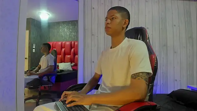 Snapshot of _erick_j chatting on March 29, 2026, 8:10 pm erick j online show from March 29, 2026, 8:10 pm