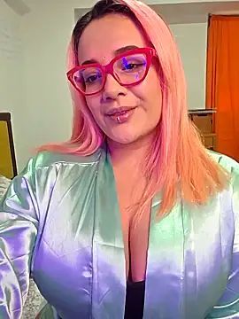 Snapshot of Nova-Satela chatting on February 10, 2026, 6:07 pm Nova-Satela online show from February 10, 2026, 6:07 pm