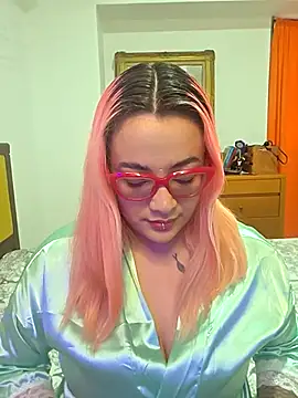 Snapshot of Nova-Satela chatting on February 7, 2026, 6:05 pm Nova-Satela online show from February 7, 2026, 6:05 pm