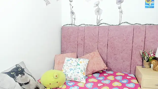 Snapshot of little_dolly3 chatting on January 12, 2026, 1:51 pm little dolly3 online show from January 12, 2026, 1:51 pm