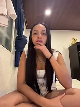 Snapshot of Eve_Ritz chatting on April 9, 2026, 6:19 am Eve Ritz online show from April 9, 2026, 6:19 am