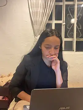 Snapshot of Eve_Ritz chatting on February 10, 2026, 4:11 am Eve Ritz online show from February 10, 2026, 4:11 am