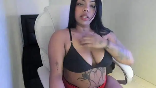 Snapshot of LunaFever69 chatting on February 20, 2026, 6:26 am LunaFever69 online show from February 20, 2026, 6:26 am