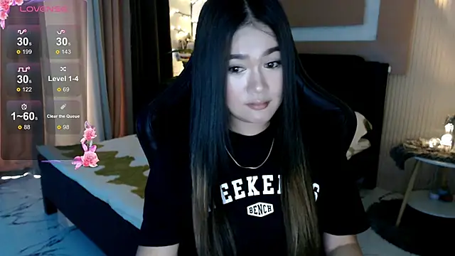 Snapshot of simplykhate chatting on February 9, 2026, 1:03 am simplykhate online show from February 9, 2026, 1:03 am