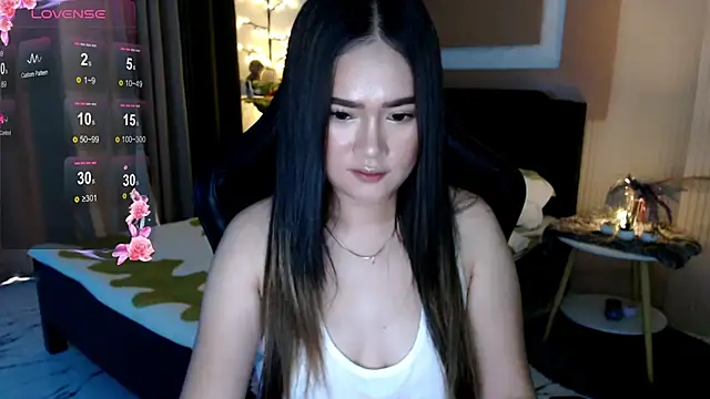 Snapshot of simplykhate chatting on February 14, 2026, 1:39 am simplykhate online show from February 14, 2026, 1:39 am