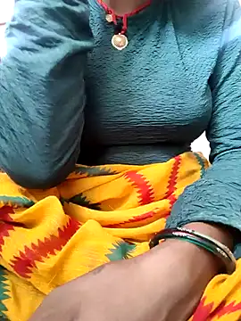 Snapshot of Queen_chayna chatting on May 11, 2026, 4:47 am Queen chayna online show from May 11, 2026, 4:47 am