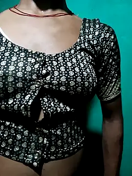 Snapshot of Alisha_beby143 chatting on May 19, 2026, 6:26 pm Alisha beby143 online show from May 19, 2026, 6:26 pm