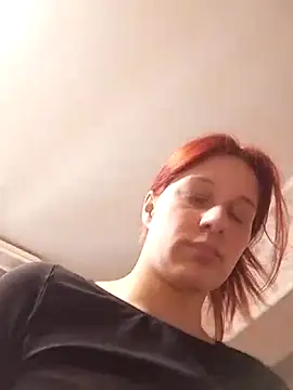 Snapshot of Lily_Viola chatting on March 28, 2026, 6:03 am Lily Viola online show from March 28, 2026, 6:03 am