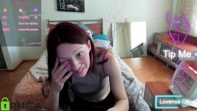 Snapshot of Lily_Viola chatting on May 1, 2026, 7:46 am Lily Viola online show from May 1, 2026, 7:46 am
