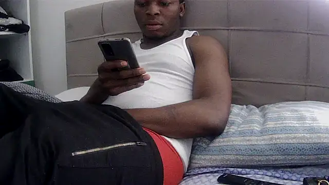 Snapshot of Bigchocco chatting on April 21, 2026, 12:01 pm Bigchocco online show from April 21, 2026, 12:01 pm