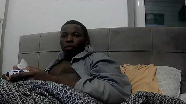 Snapshot of Bigchocco chatting on February 19, 2026, 12:18 am Bigchocco online show from February 19, 2026, 12:18 am