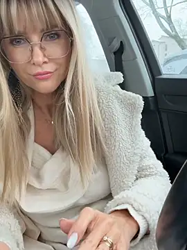 Snapshot of NaughtyNinky chatting on February 5, 2026, 12:56 pm NaughtyNinky online show from February 5, 2026, 12:56 pm