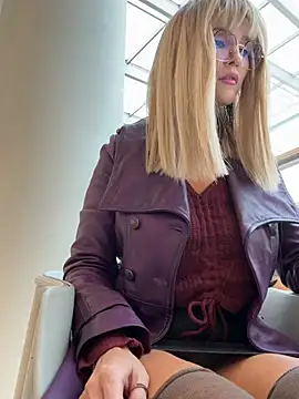 Snapshot of NaughtyNinky chatting on February 19, 2026, 1:08 pm NaughtyNinky online show from February 19, 2026, 1:08 pm