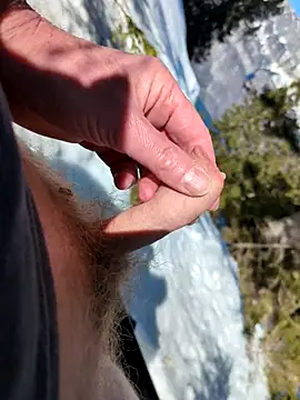 Snapshot of lupodick2 chatting on February 27, 2026, 12:27 pm lupodick2 online show from February 27, 2026, 12:27 pm