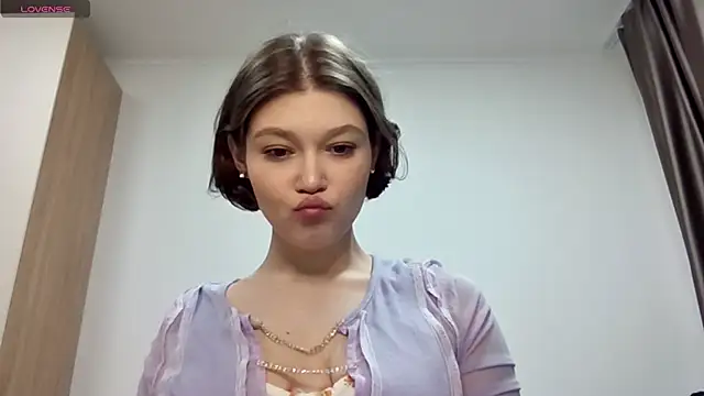 Snapshot of Lady___Bird chatting on January 17, 2026, 3:26 pm Lady Bird online show from January 17, 2026, 3:26 pm