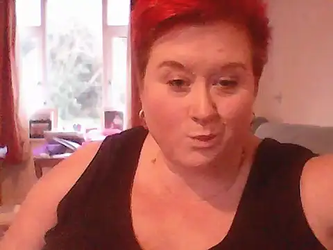 Snapshot of BustyRedxx chatting on February 7, 2026, 3:53 pm BustyRedxx online show from February 7, 2026, 3:53 pm