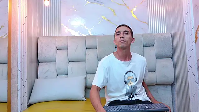 Snapshot of AdanNdEva chatting on January 5, 2026, 7:50 pm AdanNdEva online show from January 5, 2026, 7:50 pm