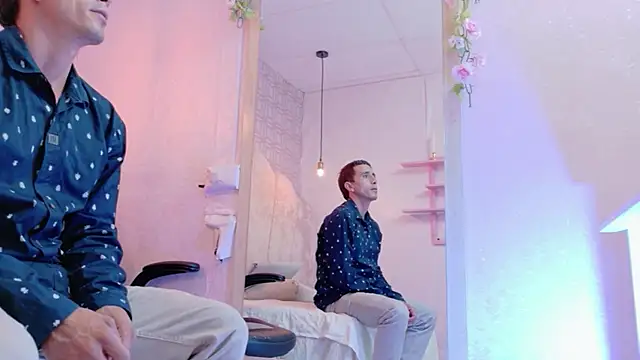 Snapshot of AdanNdEva chatting on January 13, 2026, 7:40 pm AdanNdEva online show from January 13, 2026, 7:40 pm