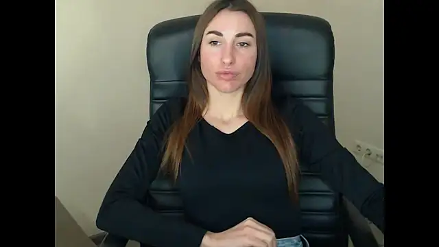 Snapshot of cammila_horn chatting on January 12, 2026, 1:40 pm cammila horn online show from January 12, 2026, 1:40 pm