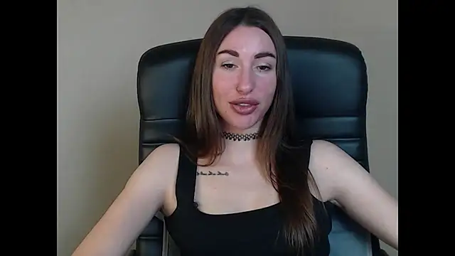 Snapshot of cammila_horn chatting on January 14, 2026, 6:44 pm cammila horn online show from January 14, 2026, 6:44 pm