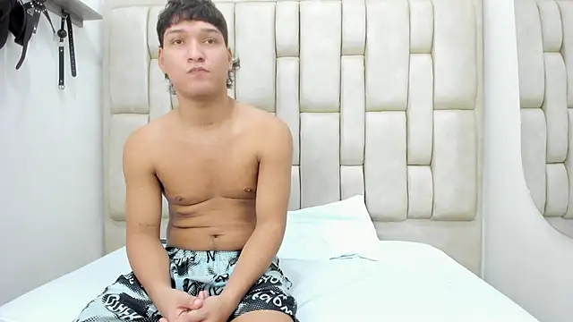 Snapshot of LuxuryHeat chatting on February 3, 2026, 9:20 pm LuxuryHeat online show from February 3, 2026, 9:20 pm