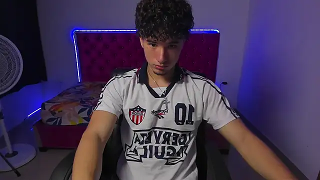 Snapshot of jean_burns chatting on February 15, 2026, 8:08 pm jean burns online show from February 15, 2026, 8:08 pm