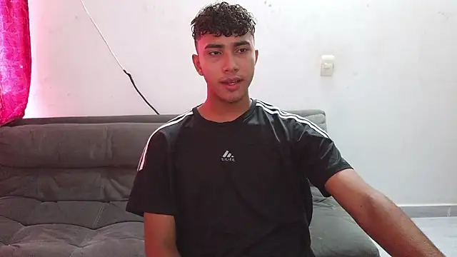 naugthy boy88 online show from March 13, 2026, 2:33 pm