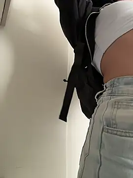 TaylorrHill online show from April 8, 2026, 8:10 pm