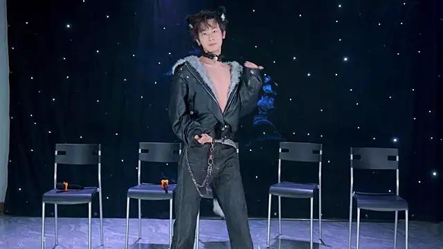 jmcm001 online show from February 2, 2026, 12:26 pm