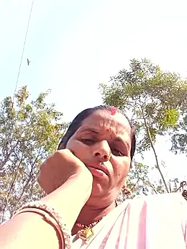 Snapshot of Manvi_hote chatting on January 13, 2026, 9:24 am Manvi hote online show from January 13, 2026, 9:24 am