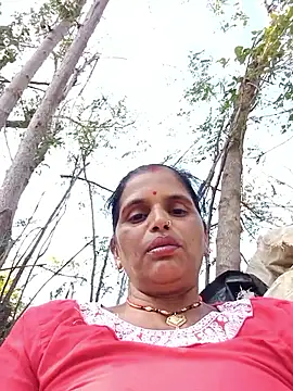 Snapshot of Manvi_hote chatting on February 6, 2026, 8:21 am Manvi hote online show from February 6, 2026, 8:21 am