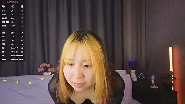 Snapshot of MartaHexen chatting on February 3, 2026, 4:12 pm MartaHexen online show from February 3, 2026, 4:12 pm