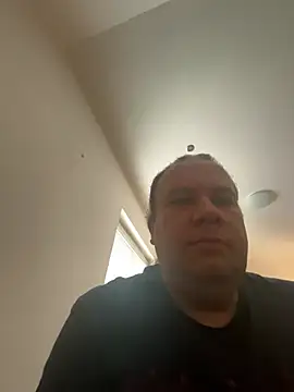 Snapshot of hitman35 chatting on July 8, 2026, 2:29 pm hitman35 online show from July 8, 2026, 2:29 pm