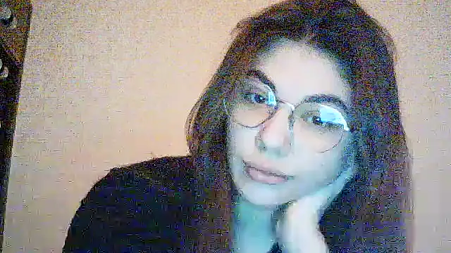 Snapshot of Tenovira chatting on March 4, 2026, 8:27 pm Tenovira online show from March 4, 2026, 8:27 pm