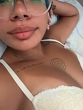 morceguinhapriv online show from February 16, 2026, 7:23 pm