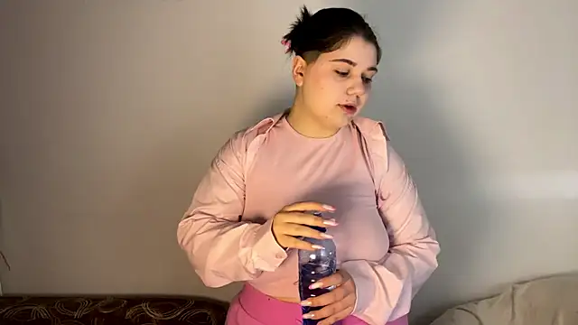 LunaBlakes online show from March 2, 2026, 8:43 am