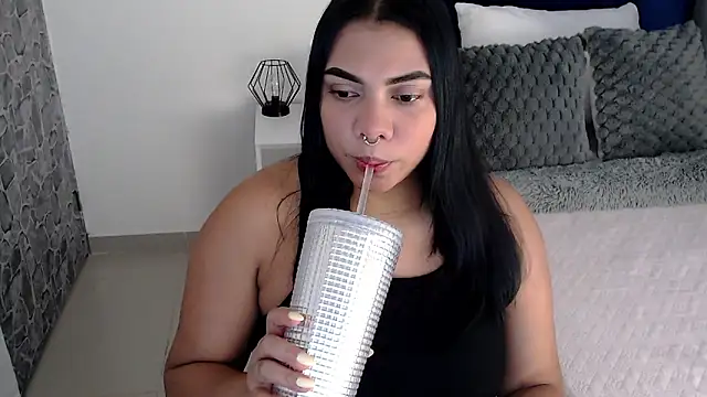 isabelateran online show from February 5, 2026, 6:15 pm