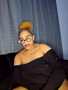 Snapshot of Sultrydiva1 chatting on January 12, 2026, 2:18 am Sultrydiva1 online show from January 12, 2026, 2:18 am