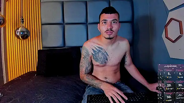 ZOE GIANLUCA online show from March 7, 2026, 9:20 pm