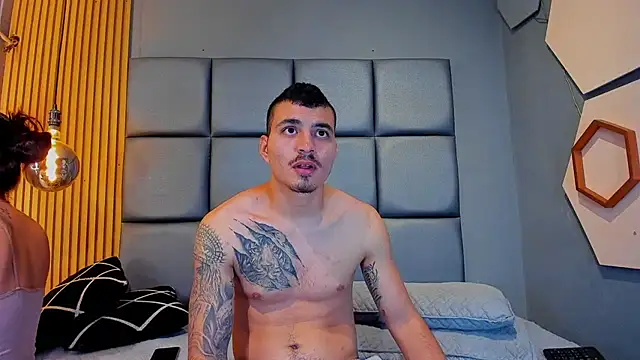 Snapshot of ZOE_GIANLUCA chatting on February 5, 2026, 12:39 am ZOE GIANLUCA online show from February 5, 2026, 12:39 am