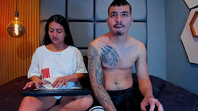 Snapshot of ZOE_GIANLUCA chatting on February 13, 2026, 2:11 am ZOE GIANLUCA online show from February 13, 2026, 2:11 am