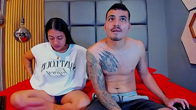 Snapshot of ZOE_GIANLUCA chatting on February 19, 2026, 12:07 am ZOE GIANLUCA online show from February 19, 2026, 12:07 am