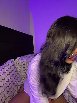 Iam Lyan  online show from March 8, 2026, 1:44 am