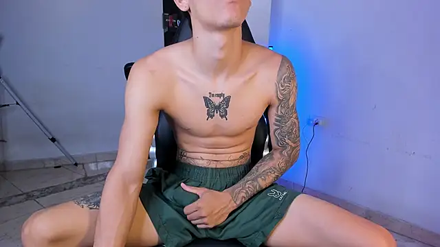 SnakeVelvet online show from January 13, 2026, 6:06 am