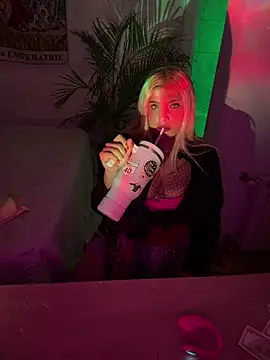 hexaxex online show from April 17, 2026, 10:01 pm